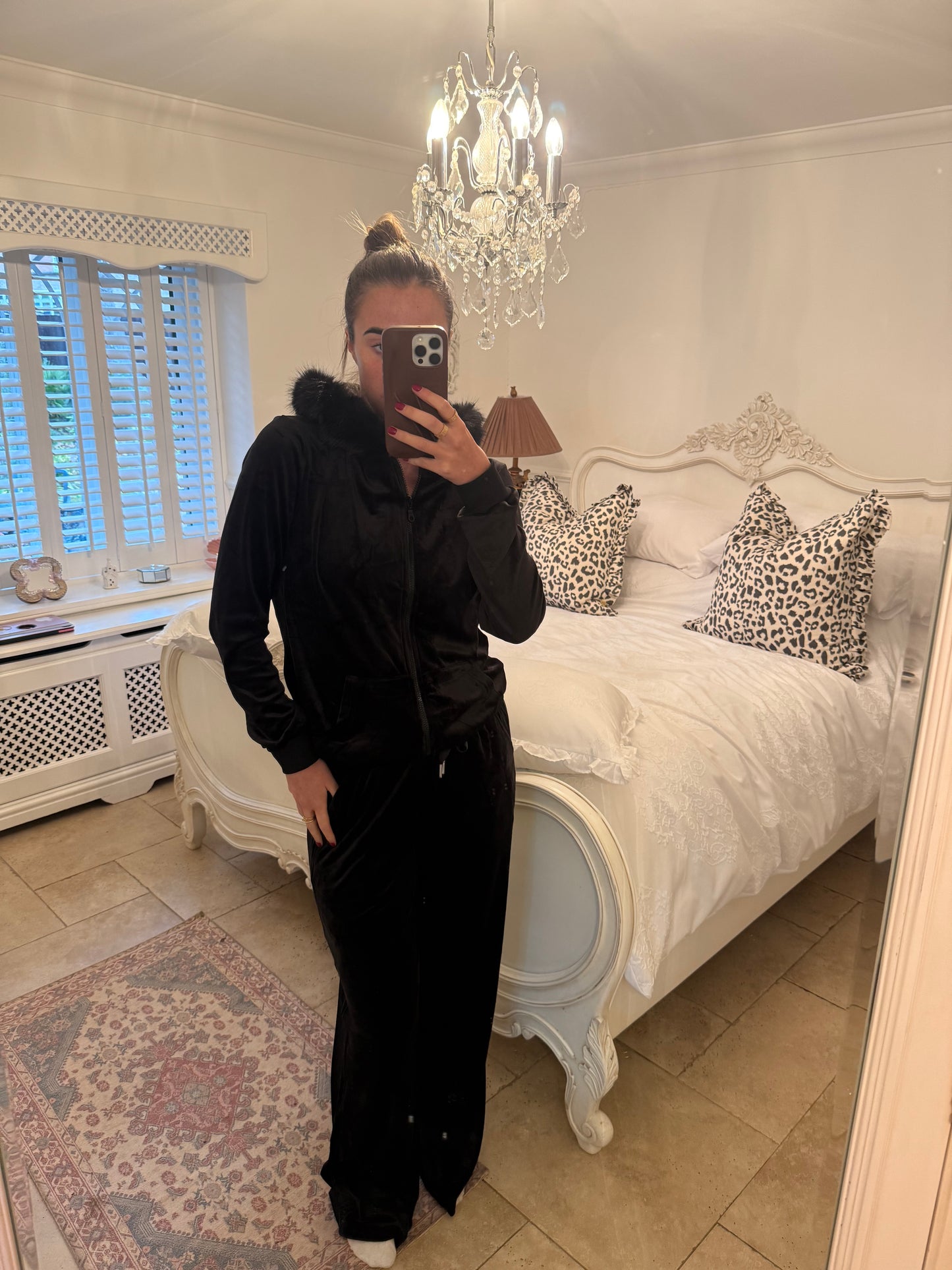 Black velour tracksuit with fur trim 🖤